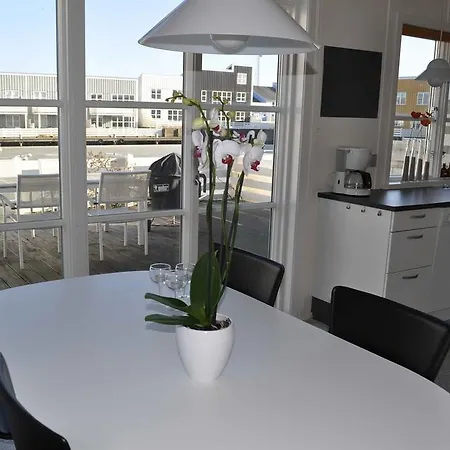Two-bedroom Oerkrogvejen 08 *