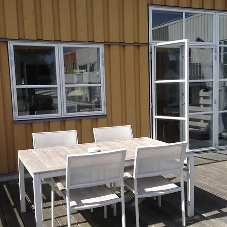 Two-bedroom Oerkrogvejen 08 شقة
